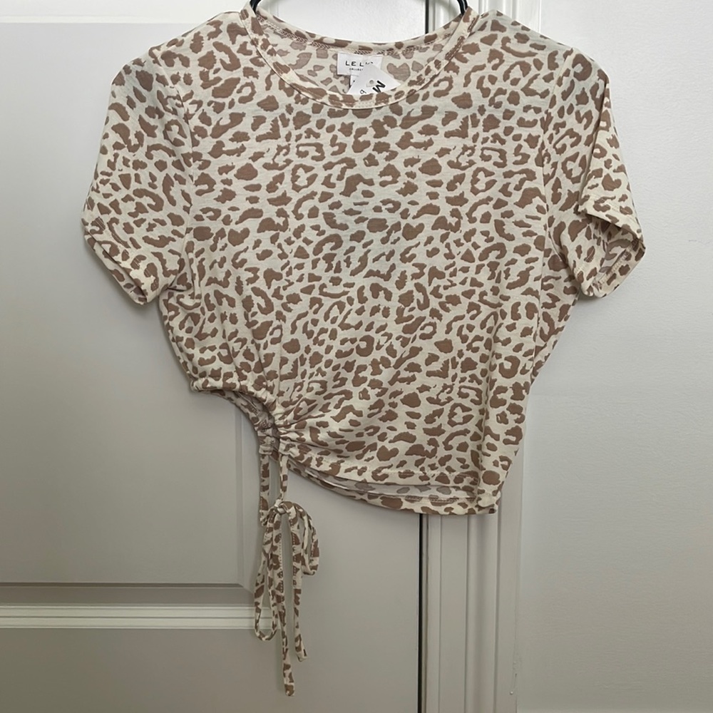 Le Lis animal print top with side tie NWT
